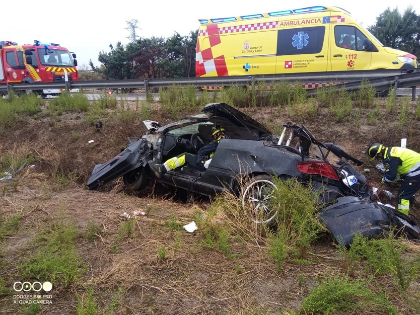 Bomberos de la Diputación de Valladolid en un accidente de la A 66. Foto: Bomberos de la Diputación de Valladolid.