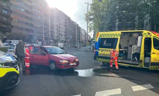 GALERÍA | Una niña de seis años resulta herida tras una colisión en la rotonda de la Unión Deportiva Salamanca