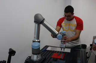 Carlos García Carbayo presenta las novedades tecnológicas en realidad mixta y robótica colaborativa con visión artificial