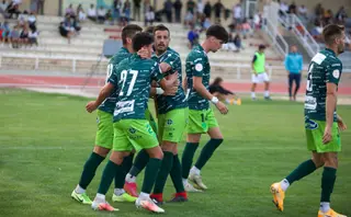 Celebración del tercer gol del Guijuelo | Foto: CD Guijuelo