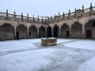 La nieve anega carreteras y tiñe de blanco Salamanca capital y provincia: imágenes de la nevada de este 28 de enero | Patricia Hernández