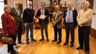 La Asociación de Amigos de Unamuno nombra Socio de Honor al rector de la Universidad de Salamanca