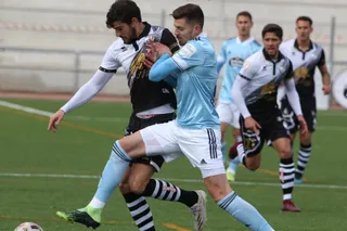 Carlos de la Nava, en una acción ante el Celta B.