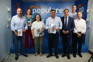 José Antonio Bermúdez de Castro y Bienvenido de Arriba, ofrecen una rueda de prensa para valorar las principales líneas del programa con el que el PP concurre a las elecciones del 23 de julio
