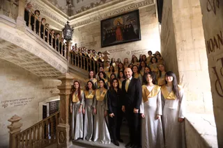 Coro en Escalera Noble UPSA