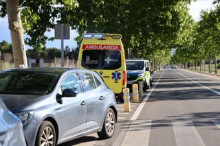 Accidente entre tres turismos en la avenida de San Agustín con tres personas heridas | Andrea Mateos