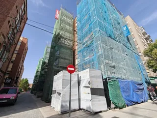 Obras en el entorno residencial de la calle Gladiolos, en el barrio de Garrido