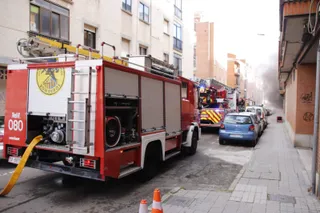 Incendio en un garaje de calle Almansa. Fotos Andrea M (3)