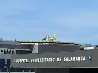 Helicóptero de Emergencias Sanitarias de Sacyl en el Hospital de Salamanca