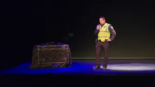 El concejal de Protección Ciudadana y Tráfico, Ángel Molina, asiste a la actividad escolar de concienciación sobre seguridad vial de Aesleme