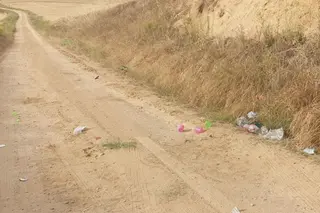 Algunos de los desperdicios encontrados en los caminos de Cantalpino