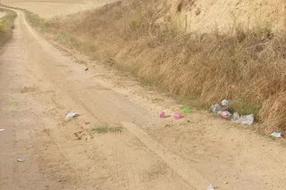 Algunos de los desperdicios encontrados en los caminos de Cantalpino