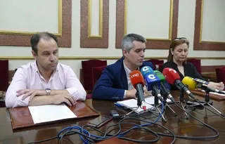 Denuncian irregularidades económicas en la Cámara con la pista de hielo como epicentro