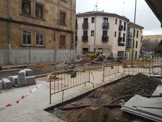 Obras, calles cortadas, estrechamiento