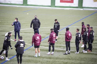 Chuchi Jorqués dirige el último entrenamiento del Guijuelo antes de medirse al Pontevedra | Foto: CD Guijuelo