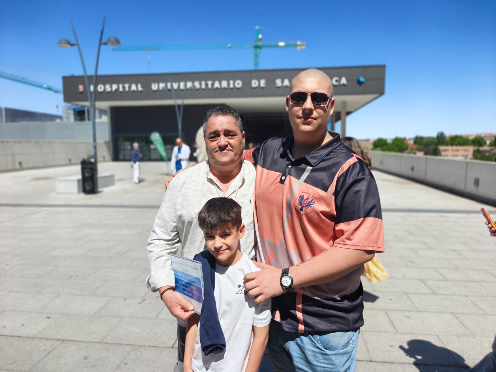 Familia Rebolleda Fuertes En El Reconocimiento En El Hospital De Salamanca