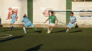 El Guijuelo aventaja en tres puntos a los equipos del descenso