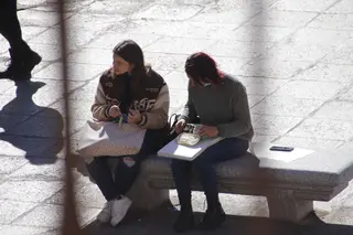 Estudiantes en la Plaza Mayor de Salamanca