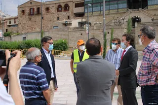 Obras en la plaza del Mercado Viejo centro recepción turistas visitantes (6)