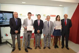 El vicerrector de Investigación entrega los premios ‘USAL Emprende’ y ‘CEUSAL 2017’