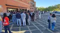 Colas en La Glorieta del 31 de agosto para la compra de entradas de la feria en el día de apertura de las taquillas  | Andrea Mateos 