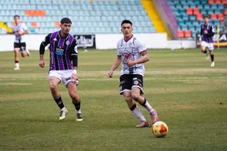 Miguel Serrano, ante el Valladolid Promesas.