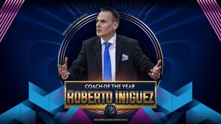 Roberto Íñiguez, mejor técnico de Euroliga; Katie Lou Samuelson, en el mejor quinteto