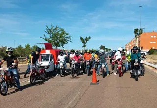 III Concentración de motocicletas y ciclomotores clásicos Doñinos (17)