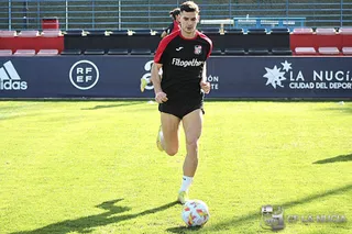 Buenacasa, en un entrenamiento con La Nucía | FOTO CF LA NUCÍA