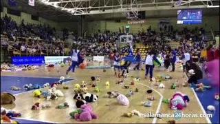 LLUVIA DE PELUCHES