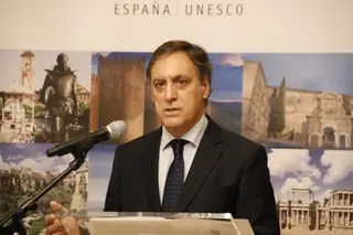 Carlos Carbayo, asume la presidencia del Grupo de Ciudades Patrimonio de la Humanidad de España, junto al presidente saliente y alcalde de Mérida, Antonio Rodríguez