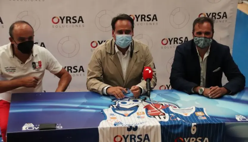 Presentación camiseta Perfumerías Avenida y Oyrsa