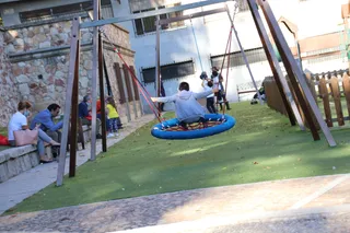 Niños, parques, otoño, gente, jugar. Foto de archivo