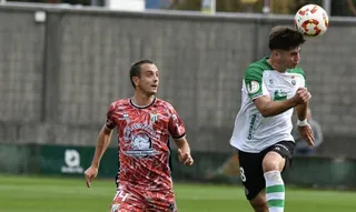 Garban, en una acción ante el Rayo Cantabria | FOTO CD GUIJUELO