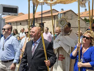 Misa y eucaristía en Villares de la Reina por el Corpus 2025