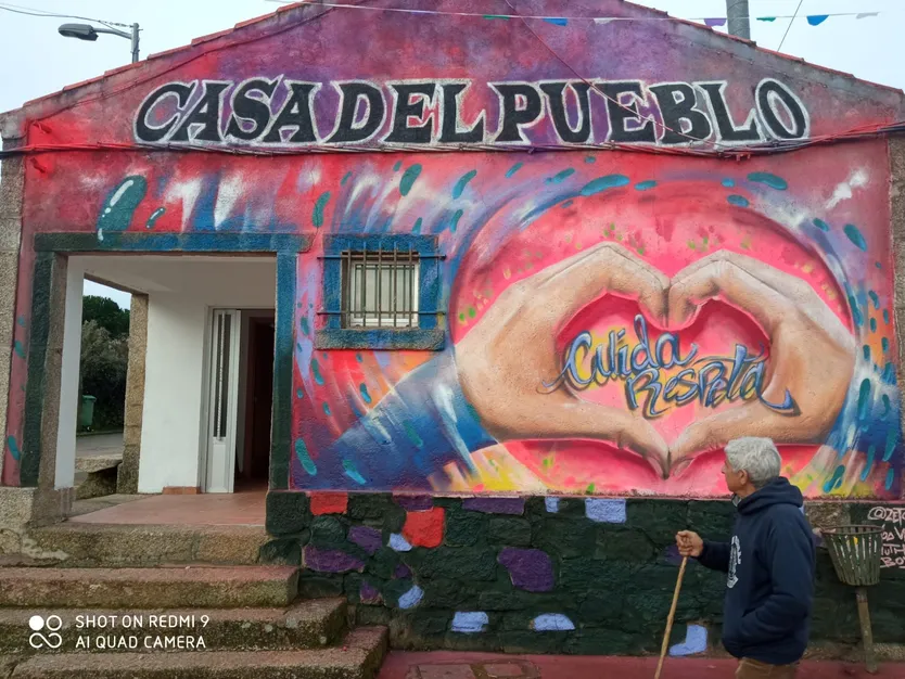 Pintada en las escuelas del municipio de Saldeana