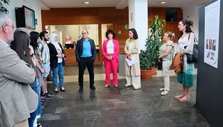 La Facultad de Filología inaugura la exposición ‘Voces por la paz del mundo árabe
