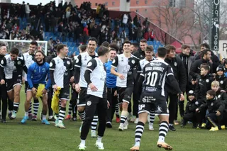 Celebración tras el último penalti fallado del Villarreal