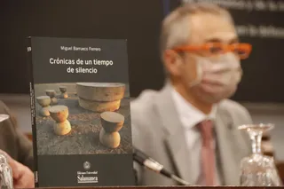 Presentación del libro "Crónicas de un tiempo de silencio"