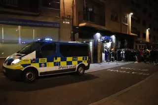 Una patrulla de la Policía Local vigilando la noche salmantina en imagen de archivo | Salamanca 24 Horas