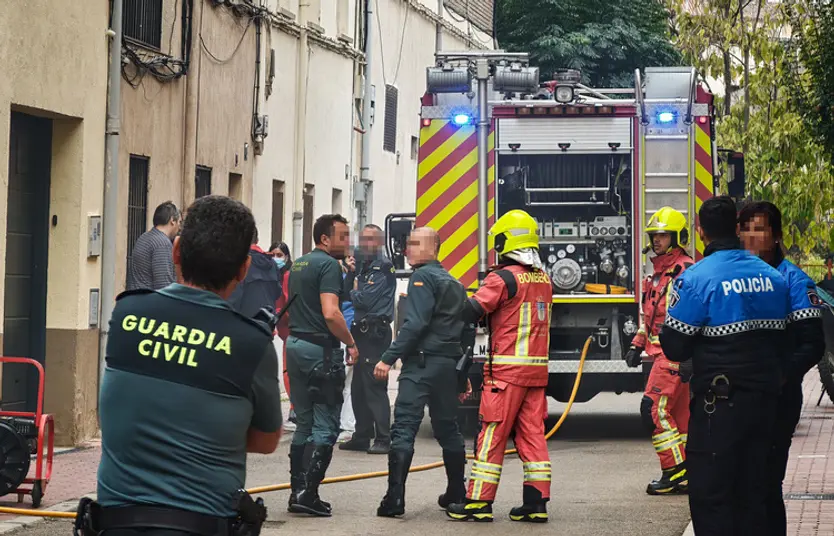 Tres Personas Han Requerido Asistencia Sanitaria Este Lunes Por Inhalación De Humo Tras Declararse Un Incendio En Una Vivienda De Un Bloque De Tres Plantas Situado En La Calle San Marcial De Ciudad Rodrigo