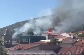 Fuego originado en Monsagro en una mesa de trabajo. BRIF PINO