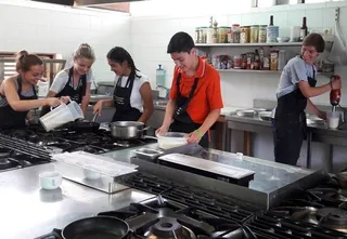 Profesores de la Escuela de Hostelería de Santa Marta participan en el curso de enología de la UPSA