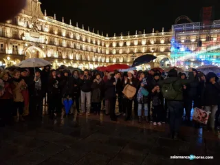 Concentración ruidosa Plaza Mayor contra el machismo (20)