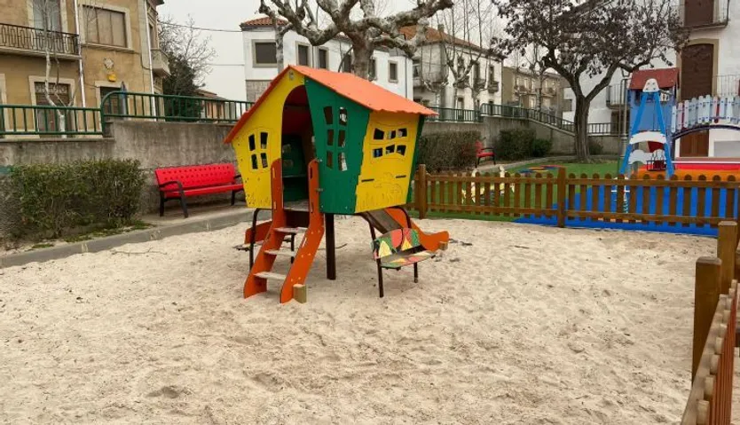 Lumbrales, nuevo parque infantil (5)