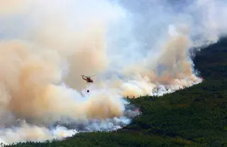 El incendio más grande en España este año afecta ya al 12% de la comarca de La Cabrera