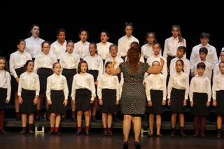 Diplomas a los coros municipales.