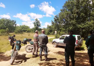 Agentes medioambientales y agentes de Seprona en un monte de Soria | Agencia ICAL