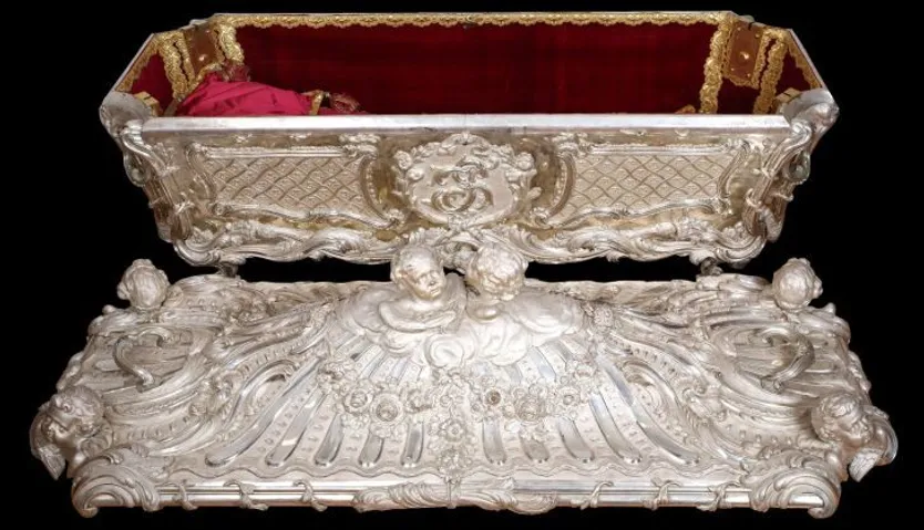 Urna de plata de Santa Teresa de Jesús 