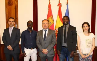 El subdelegado del Gobierno recibe a la Asociación de Senegaleses